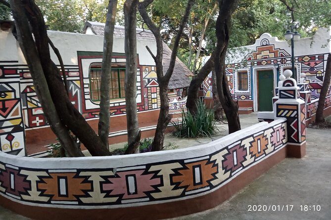 Soweto & Apartheid Museum, Cultural Village, Wildlife and Safari - An Honest Look at the Soweto & Apartheid Museum, Cultural Village, Wildlife and Safari Tour