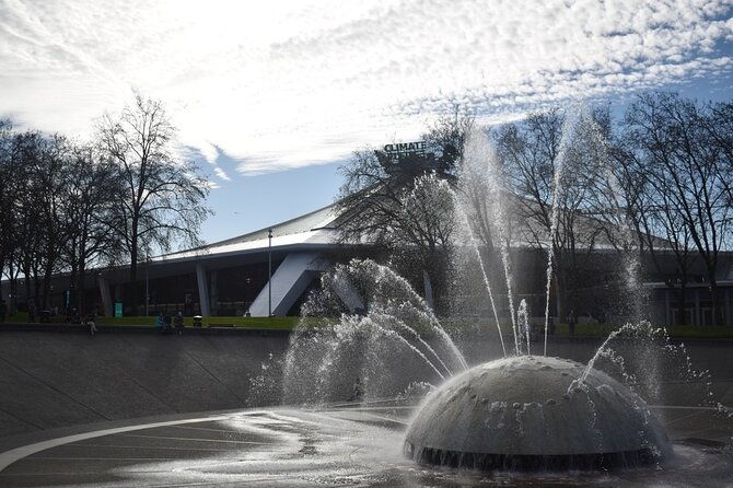 space-needle-seattle-center-small-group-private-walking-tour