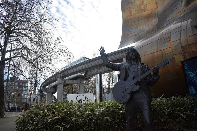 space-needle-seattle-center-small-group-private-walking-tour