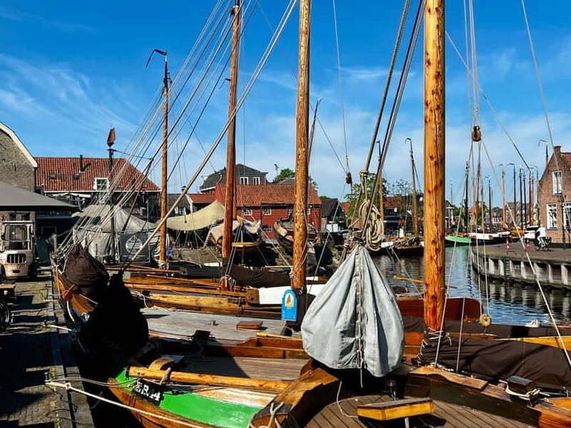 Spakenburg: Guided Walking Tour of the Historic Center - What the Reviews Say