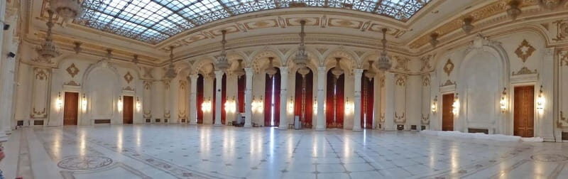 Spanish guided tour at the Palace of Parliament in Bucharest - An In-Depth Look at the Tour Experience