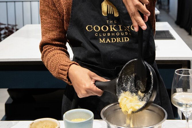 spanish-omelet-cooking-class-and-bottomless-wine-brunch