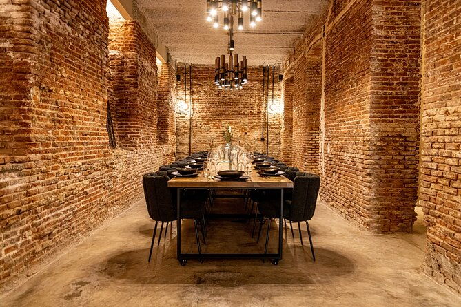 spanish-omelet-cooking-class-and-bottomless-wine-brunch