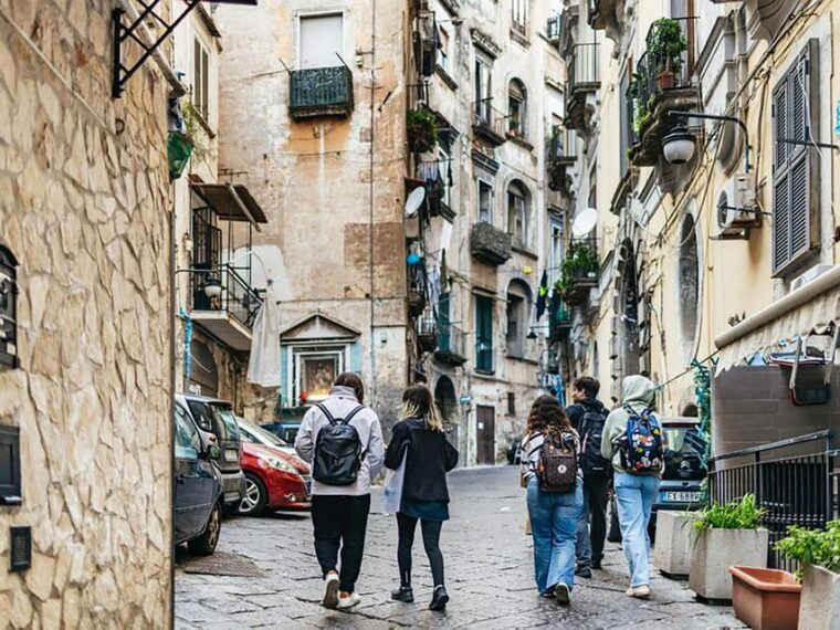 spanish-quarter-walking-tour-naples-art-history-culture