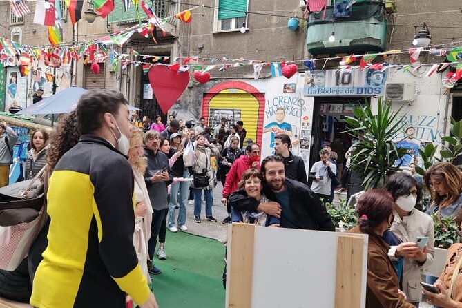 spanish-quarters-to-discover-folklore-artisans-and-local-life