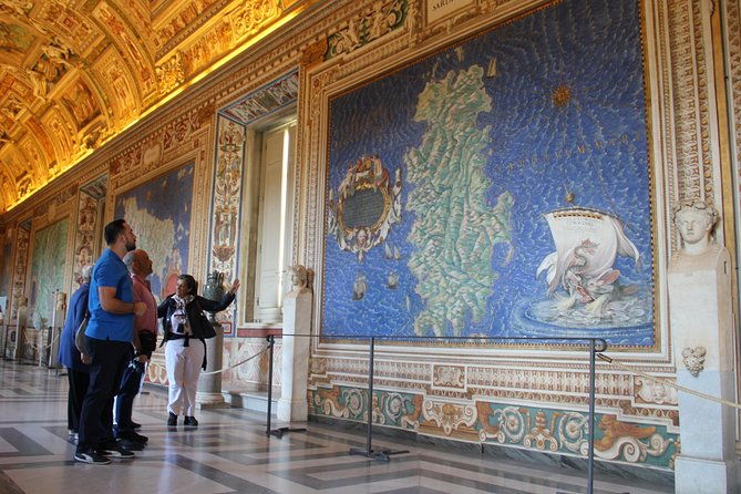 spanish-small-group-tour-of-the-vatican-museums-sistine-chapel-st-peters