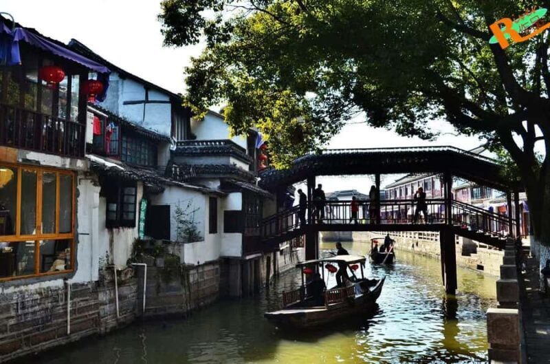 Spanish tour to Zhujiajiao with cruise and lunch - A Complete Breakdown of the Tour Experience