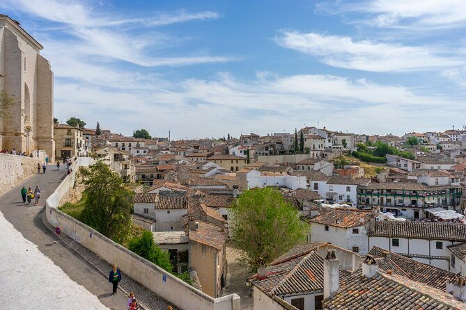 spanish-villages-winery-visit-with-wine-tasting-and-tapas-lunch