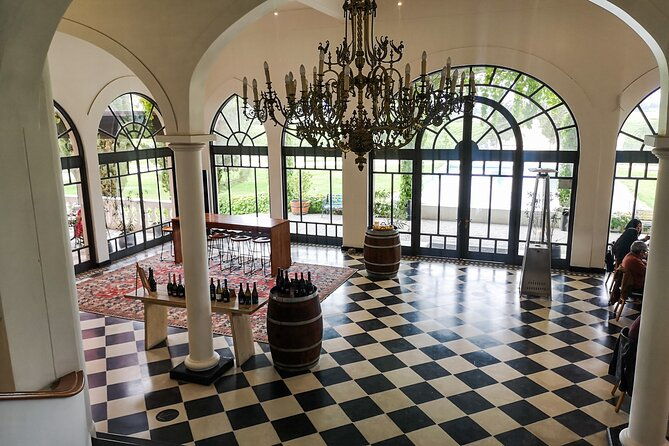 sparkling-wine-tour-and-premium-tasting-with-private-transport