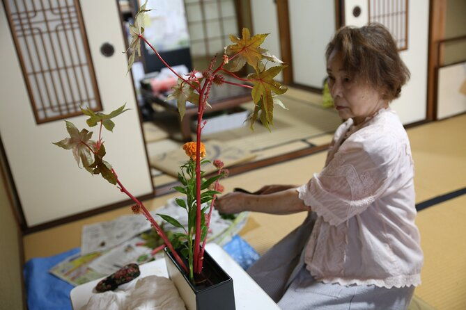 special-ikebana-experience-guided-by-an-ikebana-master-mrs-inao