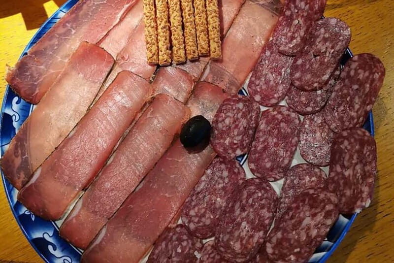 Special selection of prime cuts and wine - Practical Details