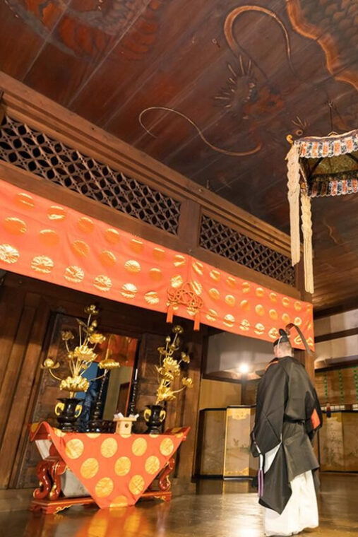 special-viewing-with-priests-at-kyoto-sennyu-ji-temple