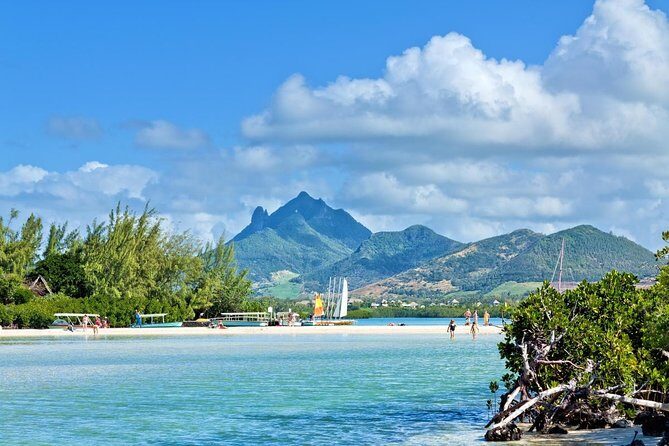 Spectacular Catamaran trip to Ile Aux Cerf with Lunch & Transfer - Key Points