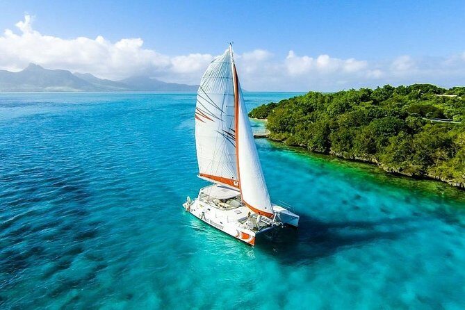 Spectacular Catamaran trip to Ile Aux Cerf with Lunch & Transfer - A comprehensive look at the experience