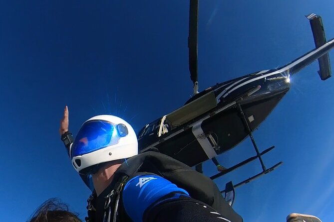 spectacular-skydiving-experience-from-medellin