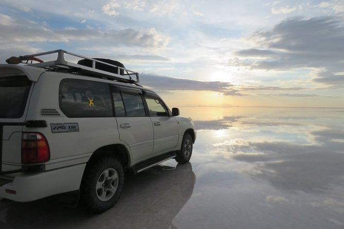 spectacular-sunset-in-uyuni-salt-flats-from-uyuni
