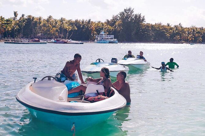 speed-boat-activity-with-snorkeling-and-parasailing-in-punta-cana