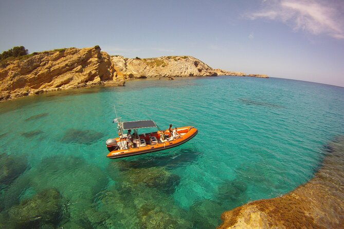 speedboat-and-snorkel-tour-through-the-coast-of-menorca