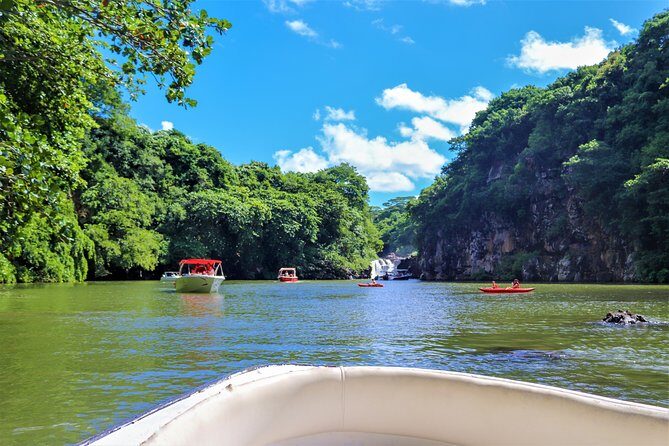 Speedboat Ile aux Cerfs + GRSE Waterfall, BBQ and Bar - A Quick Overview of the Tour