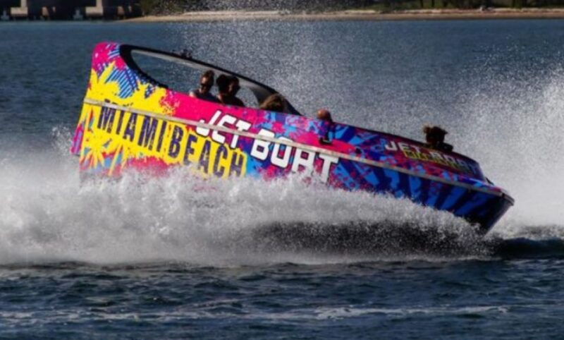 speedboat-ride-360-thrilling-experience-jet-boat-miami-beach
