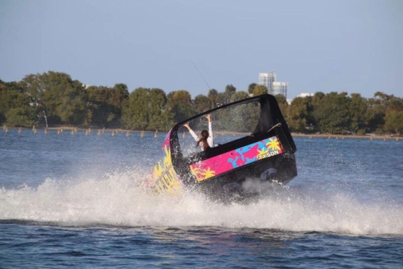 speedboat-ride-360-thrilling-experience-jet-boat-miami-beach
