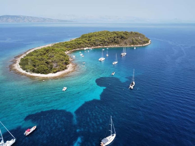 Speedboat to 3 islands: Hvar, Bra, Zeevo with watersports - Key Points