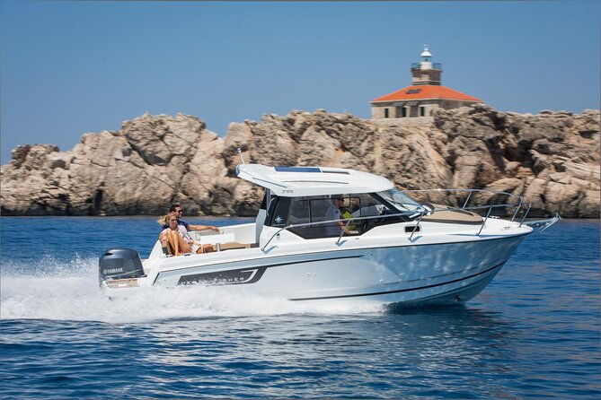 speedboat-transfer-from-hvar-town-water-taxi-transfer-to-airport-split