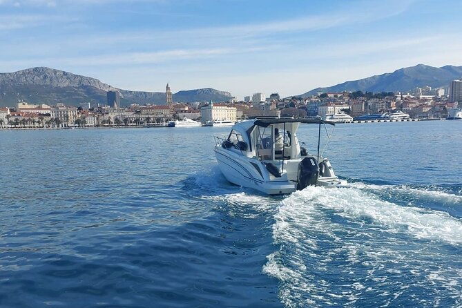 speedboat-transfer-from-hvar-town-water-taxi-transfer-to-airport-split