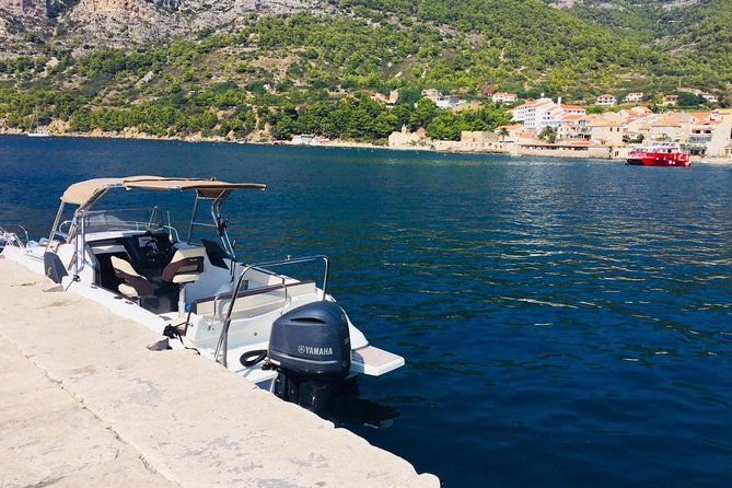 speedboat-transfer-from-hvar-town-water-taxi-transfer-to-airport-split