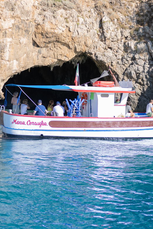 sperlonga-boat-cruise-to-the-blue-grotto-with-swimming