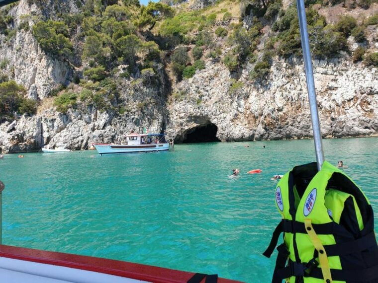 sperlonga-boat-cruise-to-the-blue-grotto-with-swimming