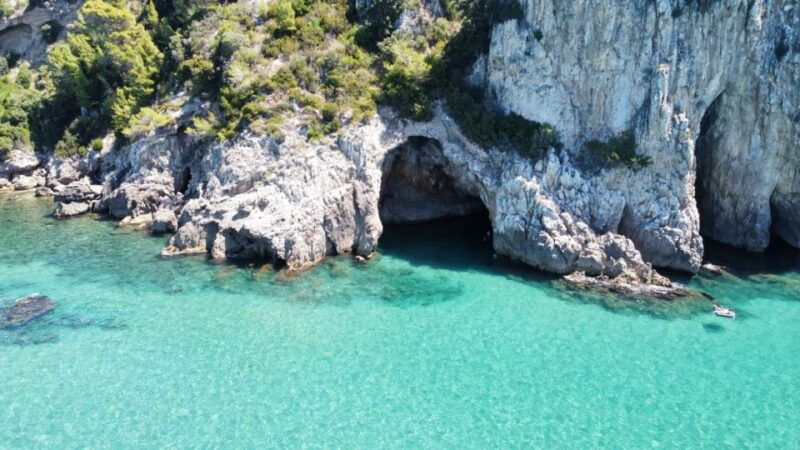 sperlonga-private-blue-grotto-boat-tour