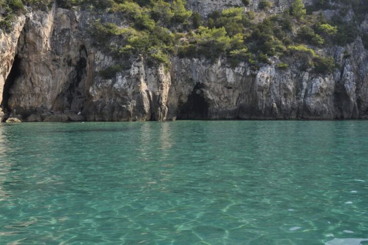 sperlonga-private-blue-grotto-boat-tour