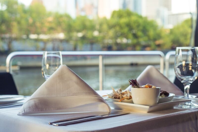Spirit of Melbourne 4-Course Cruise with Drinks - Beverages and Atmosphere
