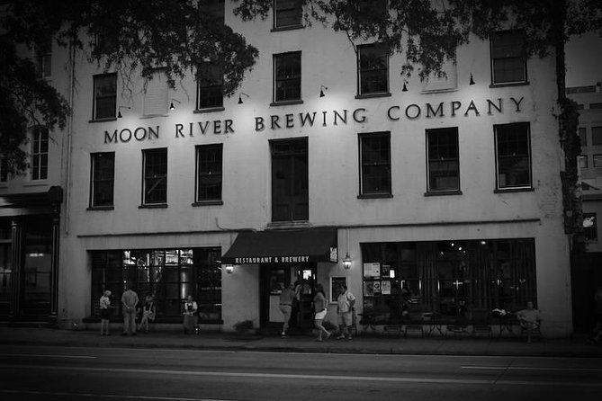 spirits-with-spirits-happy-hour-walking-bar-pub-crawl