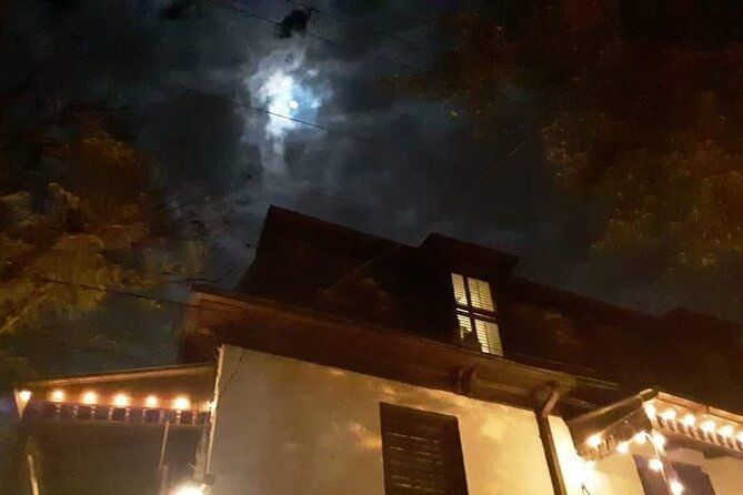 spirits-with-the-spirits-haunted-pub-crawl-drinks-included