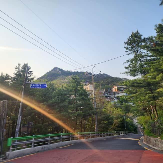 Spiritual Adventure : Into Inwangsan and Korean Shamanism - The Journey into Korea’s Spirit World