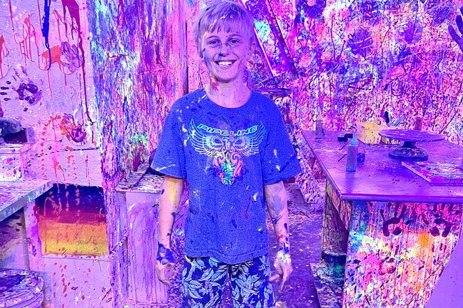 splatter-art-paint-studio-experience-in-hawaii