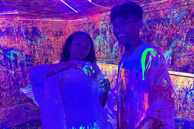 splatter-art-paint-studio-experience-in-hawaii