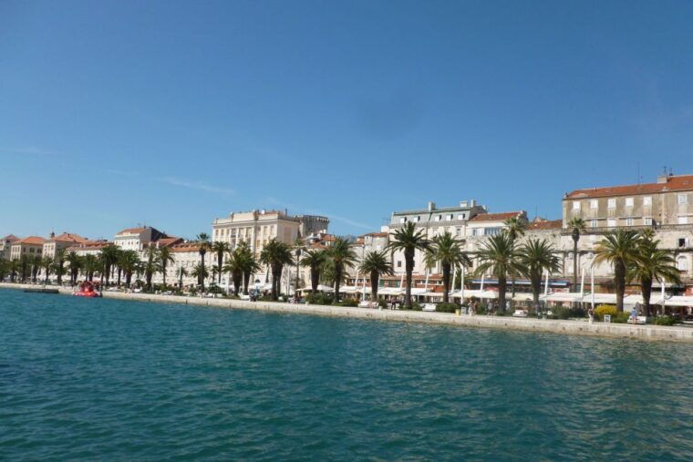 split-1-5-hour-riviera-boat-cruise-with-a-free-drink