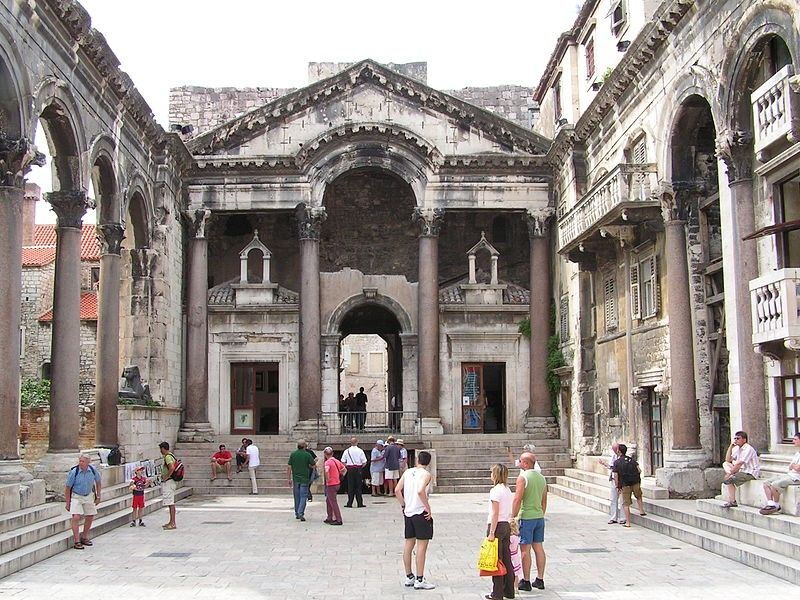 split-1-5-hour-walking-tour-and-diocletians-palace