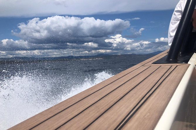 split-airport-to-hvar-by-private-boat-for-12