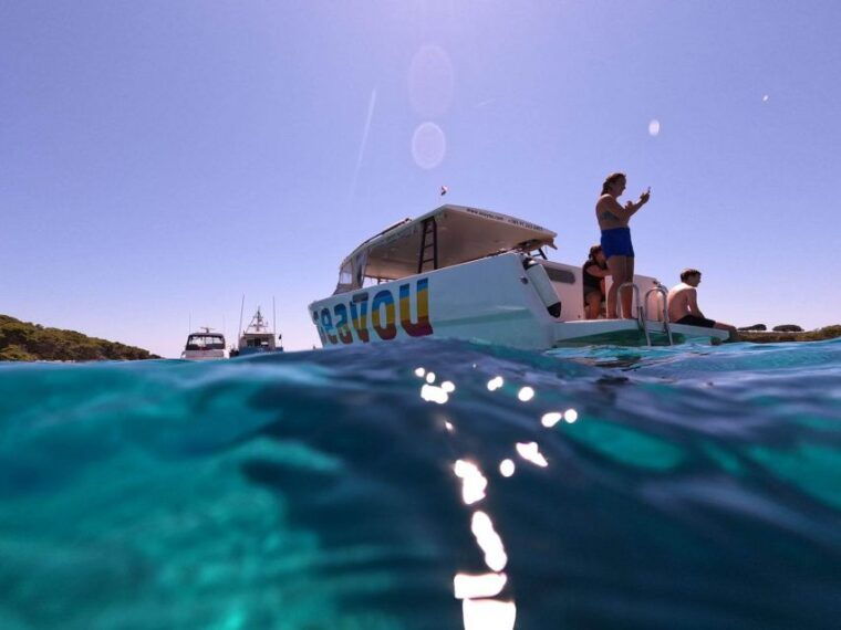 split-bisevo-vis-and-hvar-boat-tour-with-snorkel-stops