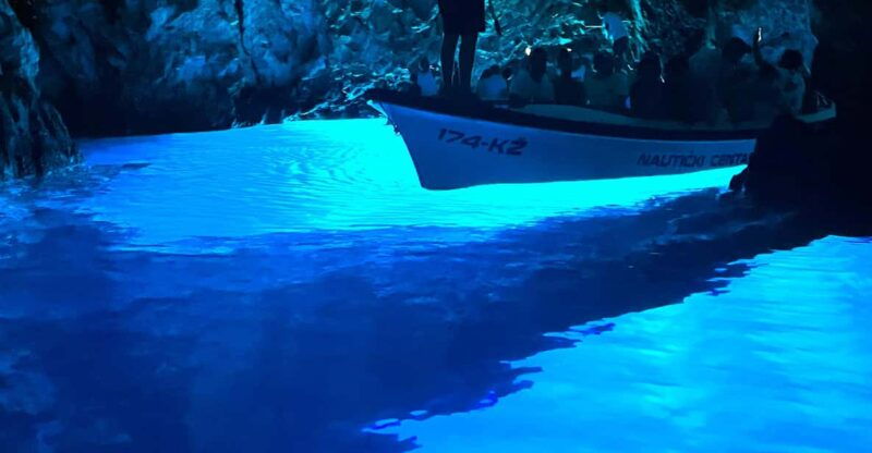 split-blue-cave-5-island-tour-with-hvar-vis-full-day-trip