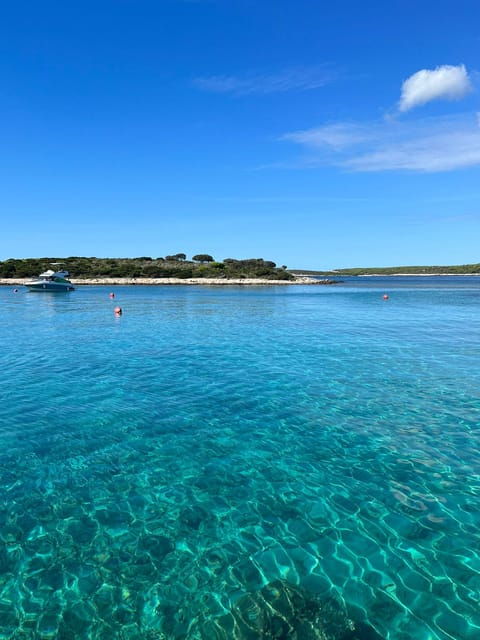 split-blue-cave-5-island-tour-with-hvar-vis-full-day-trip
