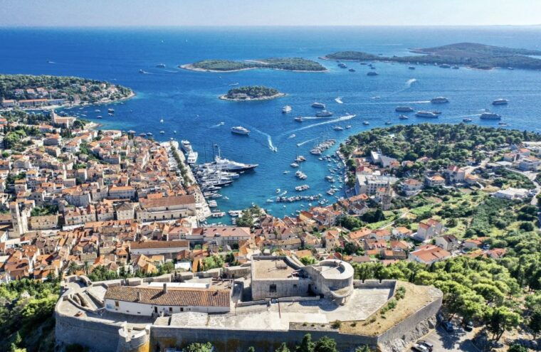 split-blue-cave-5-islands-snorkeling-speedboat-tour