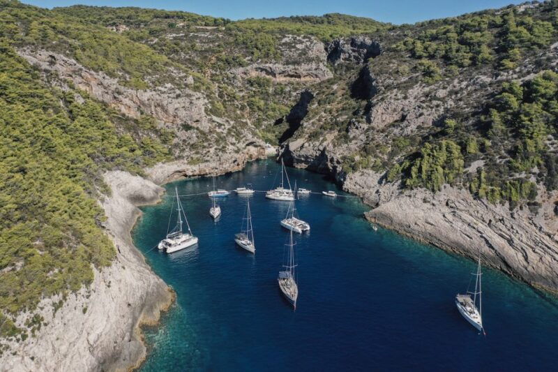 split-blue-cave-and-5-islands-tour