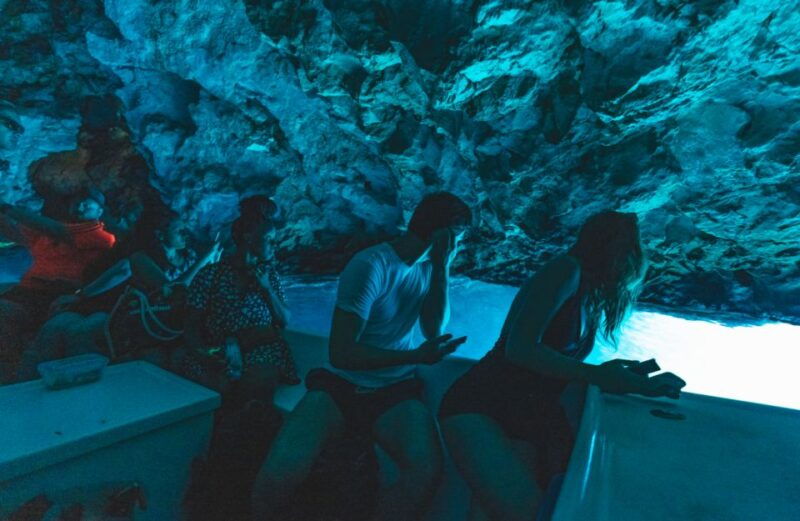 split-blue-cave-and-5-islands-tour
