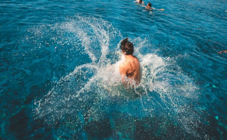 split-blue-cave-and-5-islands-tour