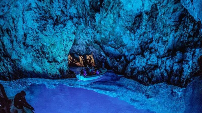 split-blue-cave-dalmatian-islands-full-day-speedboat-tour